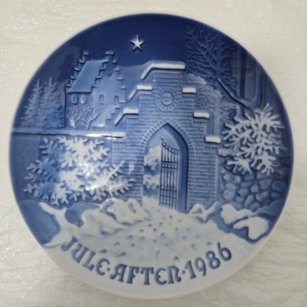 Bing & Grondahl 1986 Christmas Plate Silent Night Holy Night Sollerod Kirke 9086